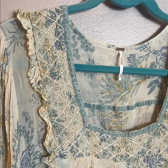 Free People Cream Boho Floral Lace Trim Women's Top - Picture 5 of 10